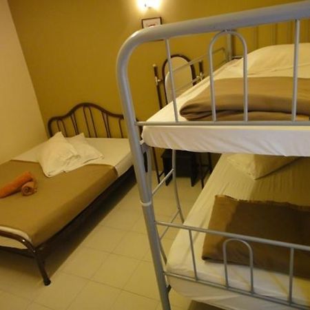 Eight Mentigi Guesthouse Cameron Highlands Buitenkant foto