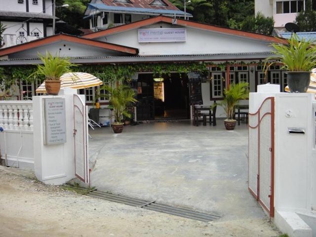 Eight Mentigi Guesthouse Cameron Highlands Buitenkant foto