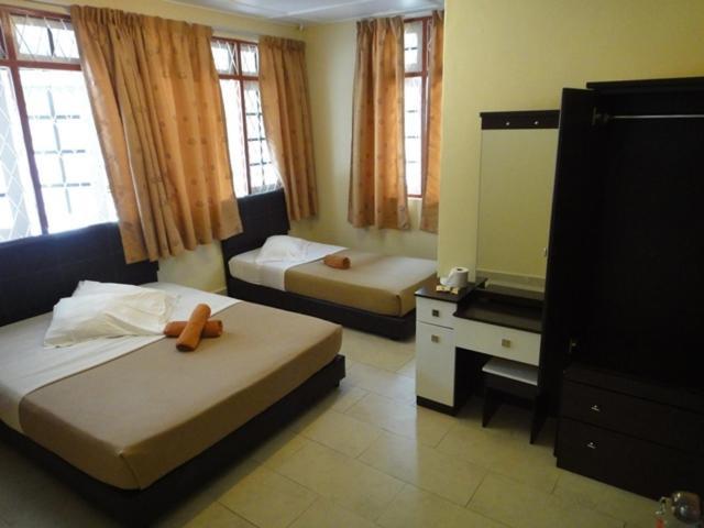 Eight Mentigi Guesthouse Cameron Highlands Buitenkant foto