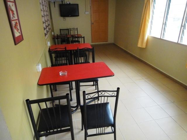 Eight Mentigi Guesthouse Cameron Highlands Buitenkant foto