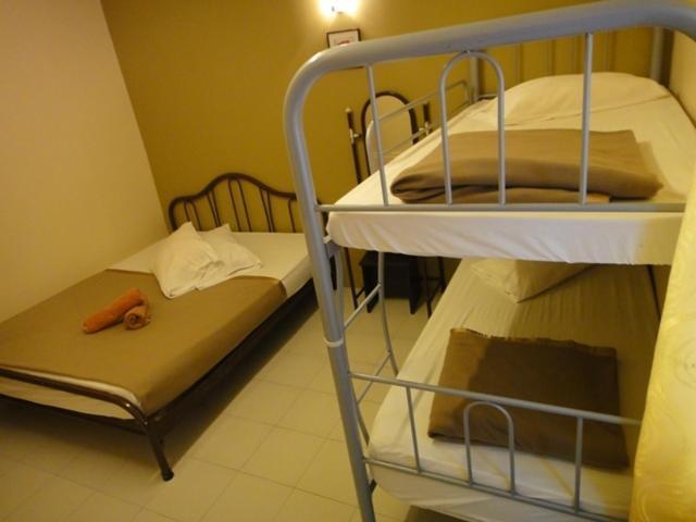 Eight Mentigi Guesthouse Cameron Highlands Buitenkant foto